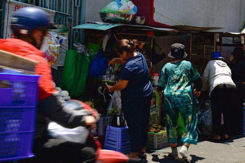 Essen besorgt man sich am Strassenrand